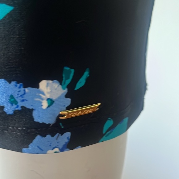 Floral Sleeveless Top - Black and Blue - Picture 3 of 9